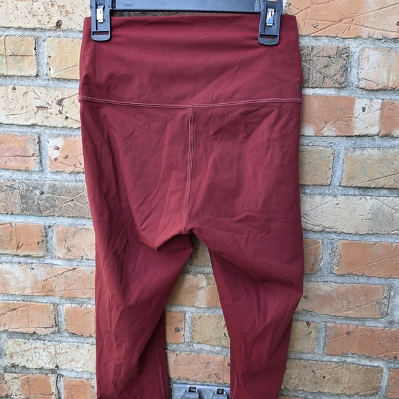Everlane Women's Cropped Pants in Burgundy - Picture 5 of 7